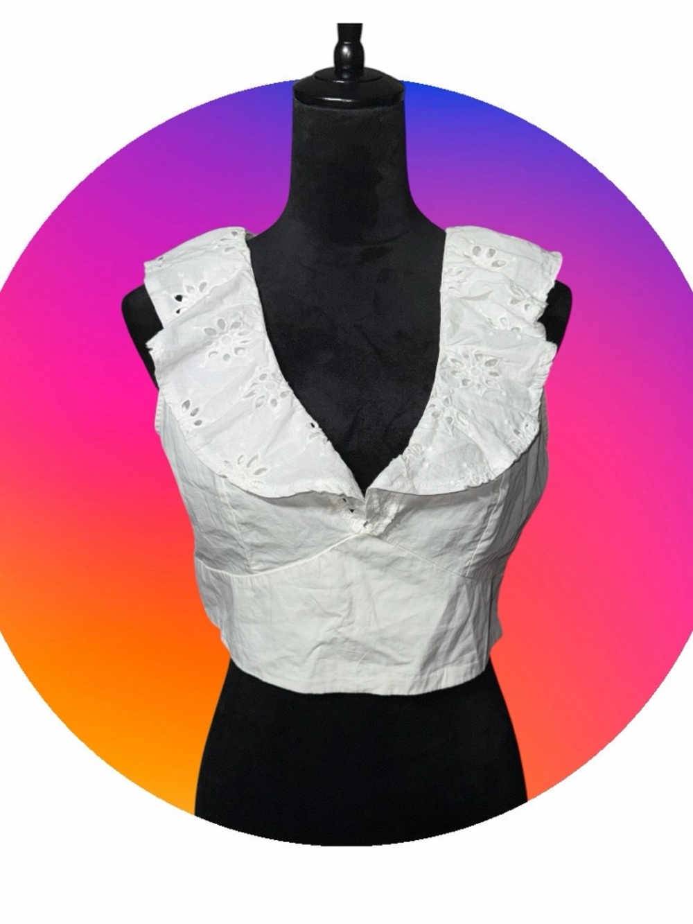 White Eyelet Ruffle V‑Neck Cropped Camisole